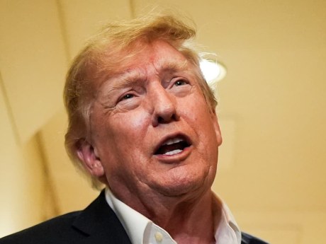 Ukrajinské drony zasiahli Soči, Trump žiada stop útokom na rafinérie