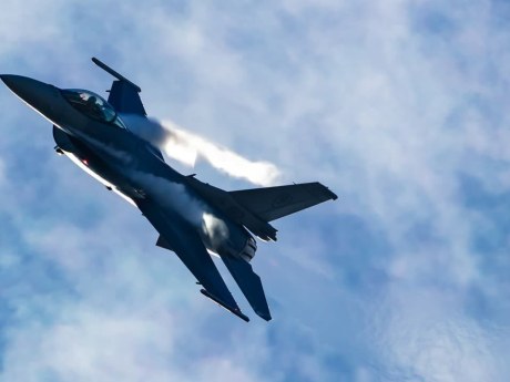 Poplach vo Vilniuse: NATO vyslalo stíhačku, radar zachytil vtáky