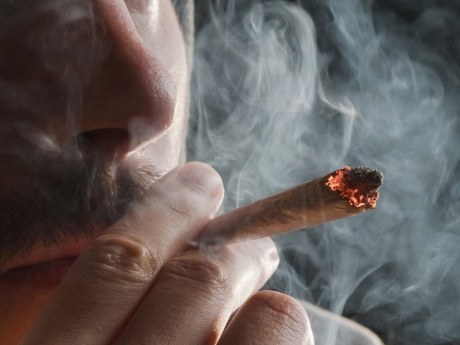 Pasívne fajčenie vystavuje dymu 2,71 miliardy nefajčiarov