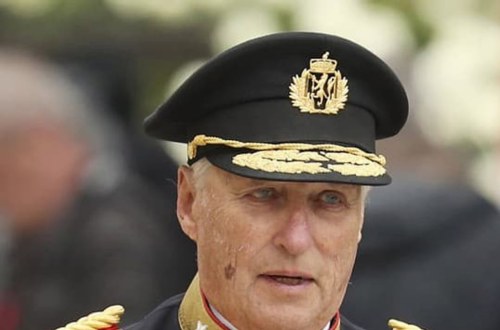 Nórsky kráľ Harald v nemocnici
